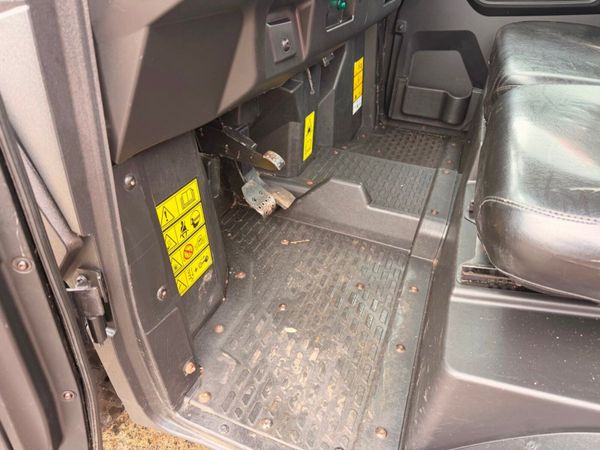 2023 John Deere gator 865m 4wd....1,900 hours...ut 389262341