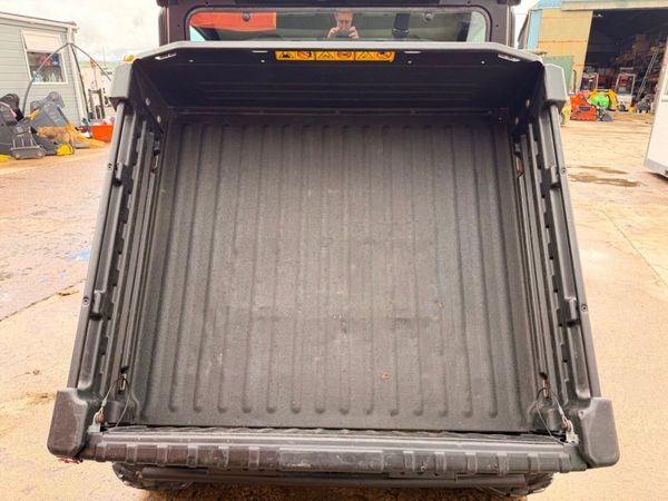 2023 John Deere gator 865m 4wd....1,900 hours...ut 389262346