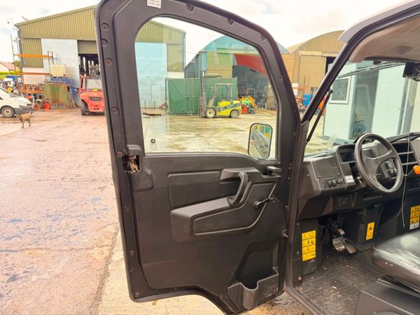 2023 John Deere gator 865m 4wd....1,900 hours...ut 389262321