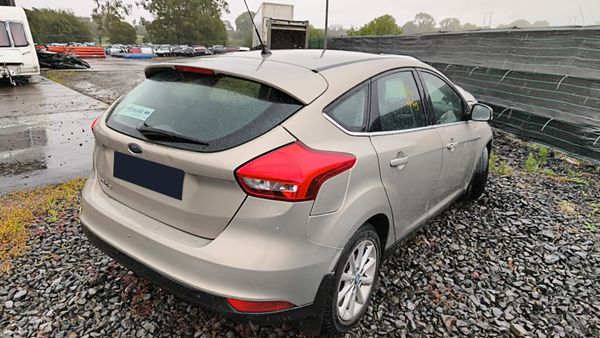 2015 FORD FOCUS 1.6 TDCI FOR BREAKING! 389284599