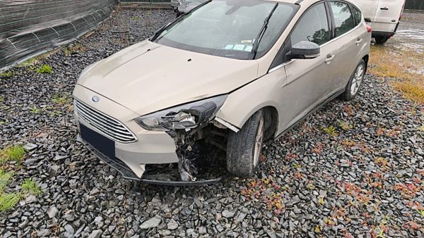 2015 FORD FOCUS 1.6 TDCI FOR BREAKING! 389284602