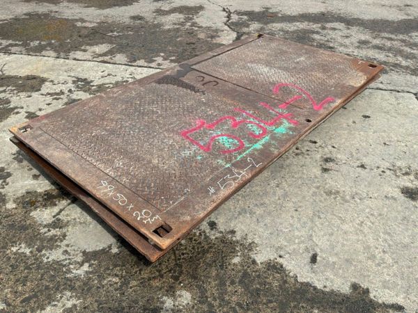 20mm ROAD CROSSING TRENCH PLATES.........534-2 389285103