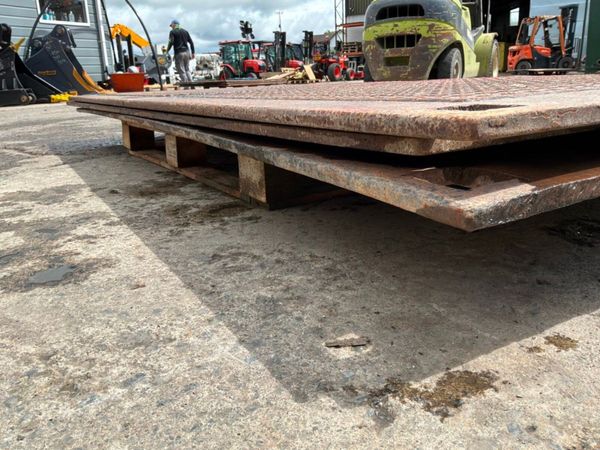 20mm ROAD CROSSING TRENCH PLATES.........534-2 389285110