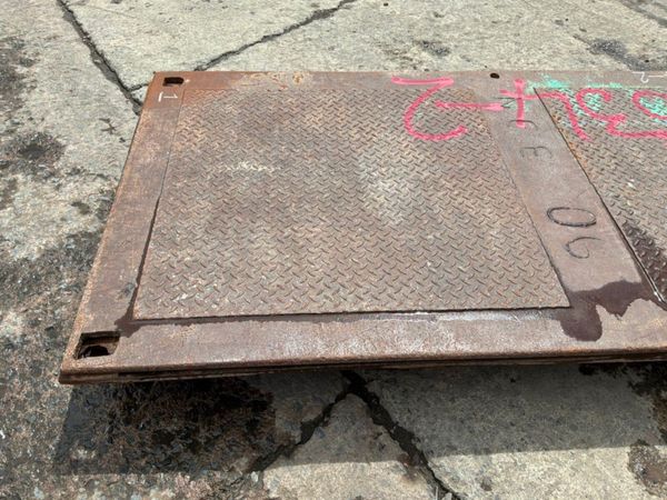 20mm ROAD CROSSING TRENCH PLATES.........534-2 389285135