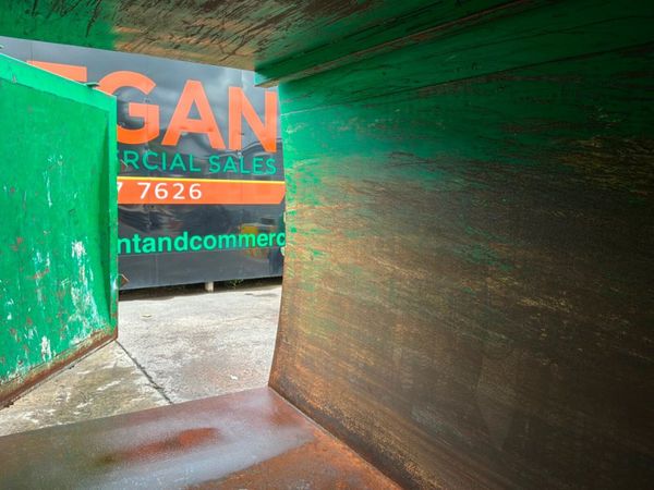 2021 HOOK LOADER SKIP WASTE COMPACTOR 389290362