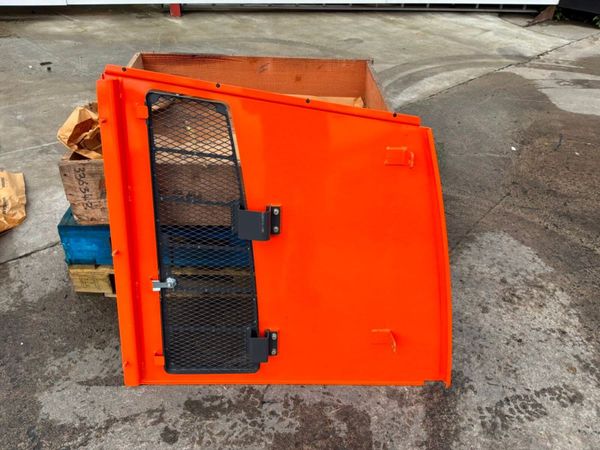 UNUSED DOOSAN DL350-5 LOADER ACCESS PANEL. 389363786