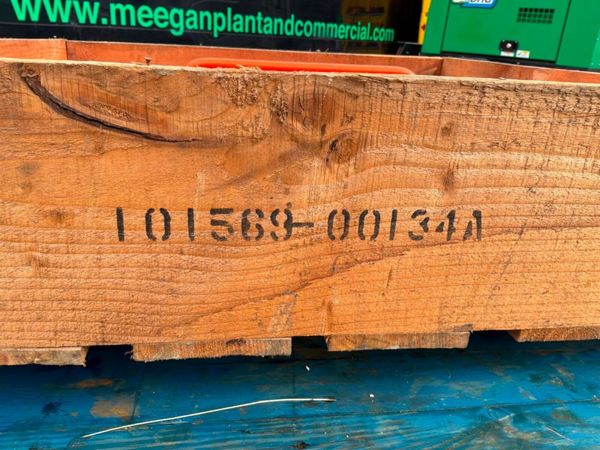 UNUSED DOOSAN DL350-5 LOADER ACCESS PANEL. 389363794