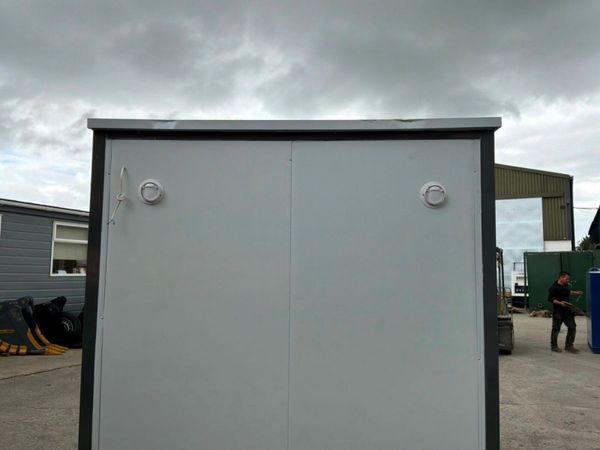 UNUSED DOUBLE TOILET CONTAINER CABIN....817m. 389380994
