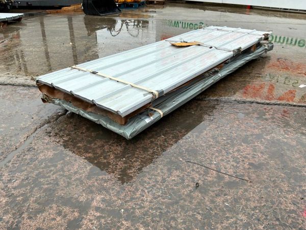 UNUSED 3.0 mts ROOF SHEETING / CLADDING...907. 389445399