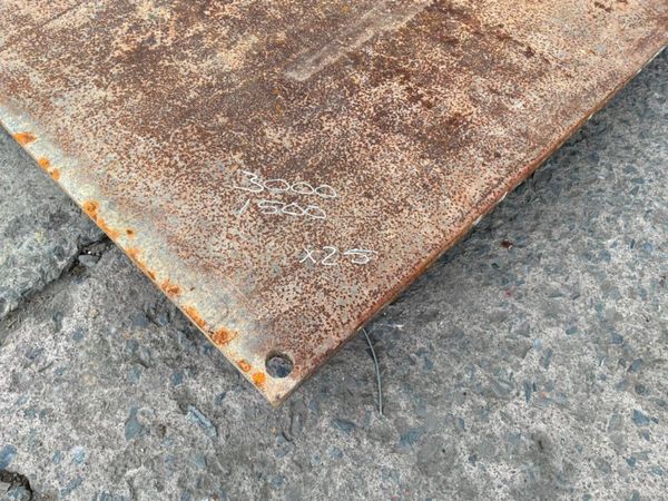 10ft x 5ft x 25mm  ROAD CROSSING PLATE.......980. 389445444