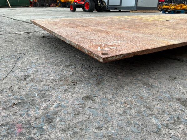 10ft x 5ft x 25mm  ROAD CROSSING PLATE.......980. 389445447