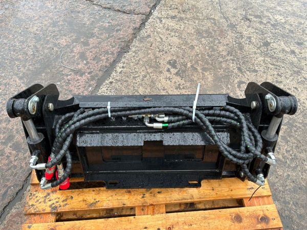 UNUSED  MINI SKID STEER 4 IN1 BUCKET......1325m. 389458800