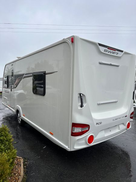 ✨2023 SWIFT ACE GLOBETROTTER 4 BERTH ISLAND BED✨ 389499779