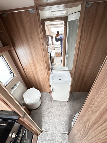 ✨2023 SWIFT ACE GLOBETROTTER 4 BERTH ISLAND BED✨ 389499784