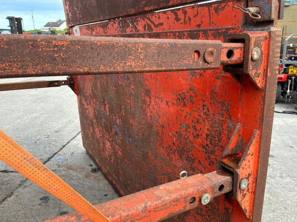 3.0mts x 3.0mts KWIK FORM TRENCH BOX .........988. 389403214