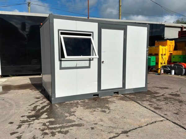 UNUSED 12ft ACCOMMODATION CABIN.......1183t. 389578987