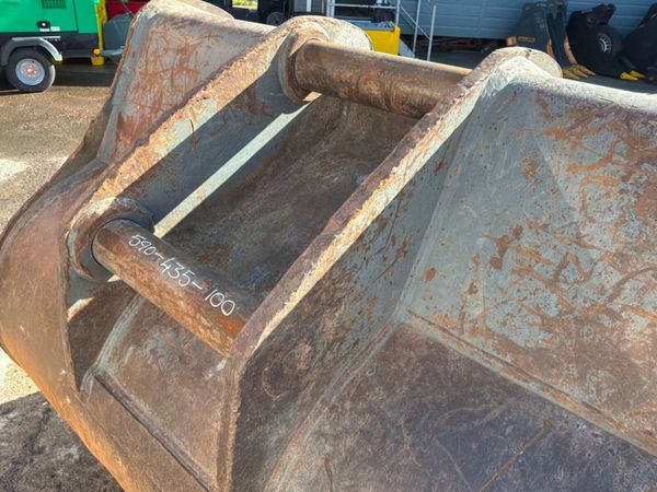 72" VOLVO DIGGING BUCKET......100mm PINS....2200m. 389578918