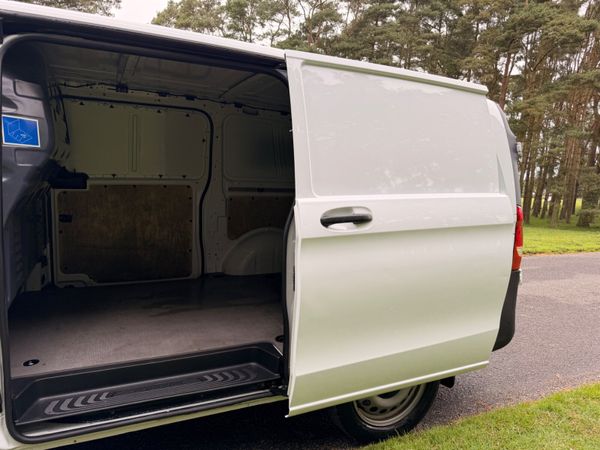 Mercedes-Benz Vito 2021 EV Low KM 389588602
