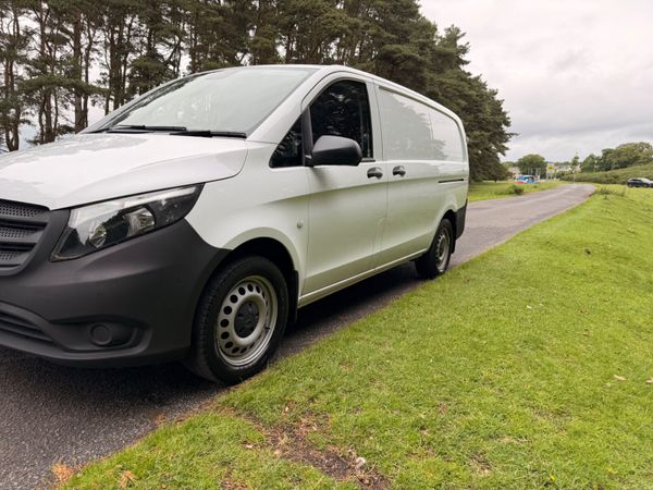 Mercedes-Benz Vito 2021 EV Low KM 389588613