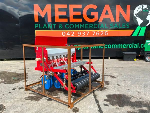 UNUSED 7 ROW GROUND DRIVE  PLANTER....1200m 389596977