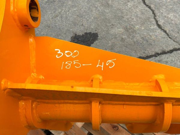 UNUSED 45" LAWN / STONE RAKE....45mm.....3621m 389597071