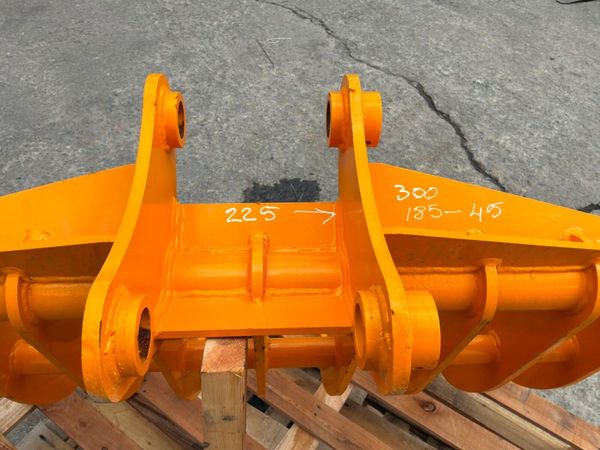UNUSED 45" LAWN / STONE RAKE....45mm.....3621m 389597072
