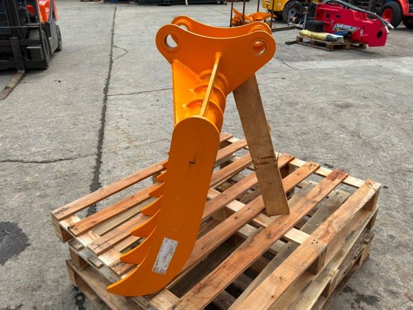 UNUSED 45" LAWN / STONE RAKE....45mm.....3621m 389597076