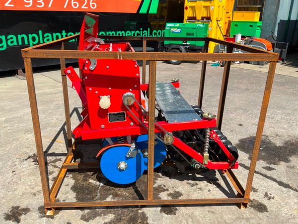 UNUSED 7 ROW GROUND DRIVE  PLANTER....1200m 389597008