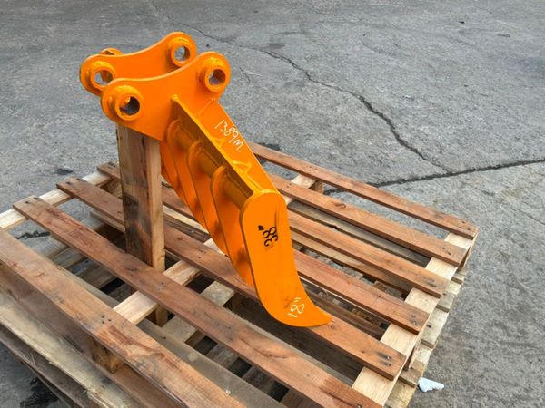 UNUSED 38" LAWN / STONE RAKE....40mm.......1389m 389597100