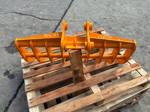 UNUSED 38" LAWN / STONE RAKE....40mm.......1389m 389597102