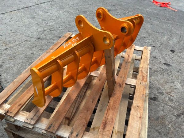 UNUSED 38" LAWN / STONE RAKE....40mm.......1389m 389597109