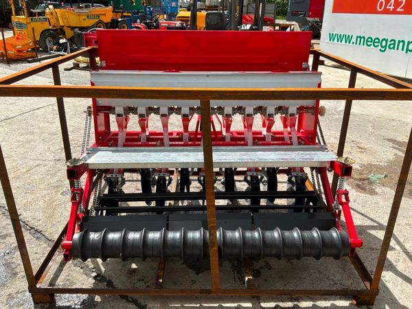 UNUSED 9 ROW GROUND DRIVEN SEED PLANTER. 389597125