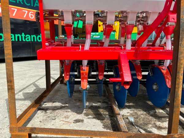 UNUSED 9 ROW GROUND DRIVEN SEED PLANTER. 389597132