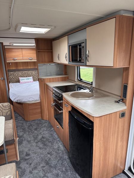 ✨STUNNING SWIFT CHALLENGER 6 BERTH✨ 389501053