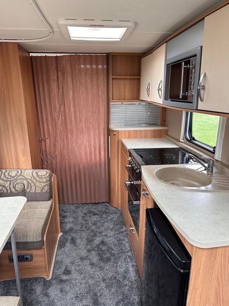 ✨STUNNING SWIFT CHALLENGER 6 BERTH✨ 389501082