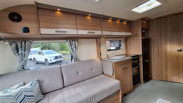 Bailey Pegasus GT70 caravan 389652685