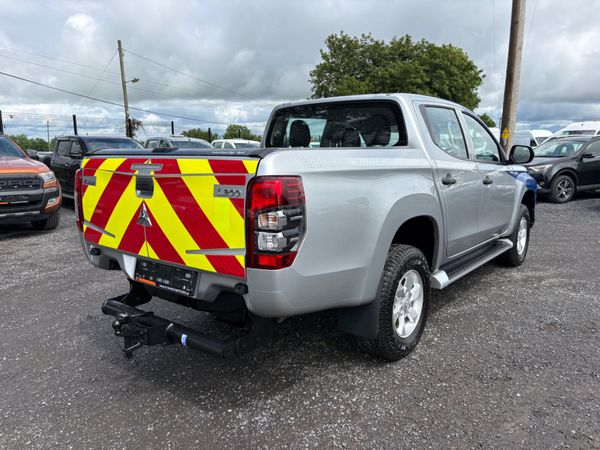 Mitsubishi L200 389673982