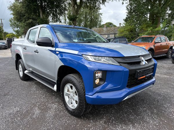 Mitsubishi L200 389673983