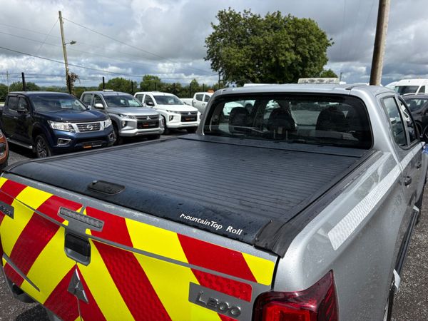 Mitsubishi L200 389674021