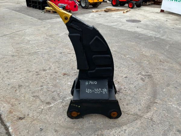 Unused Ripper tooth.........80mm pins............. 389675061