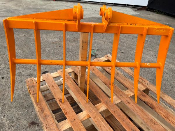Unused 46" lawn / stone rake........40mm pins..... 389602674