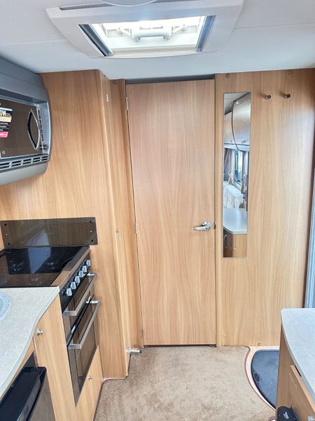 ✨STUNNING SWIFT CHARISMA 2 BERTH✨ 389748905