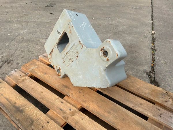 Unused New Holland counter weight / ballast block. 389775591