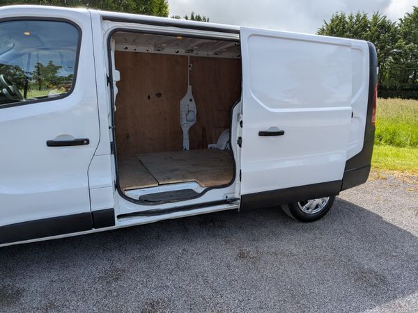 Renault Trafic 2021/ NEW DOE/ NO VAT 389782501