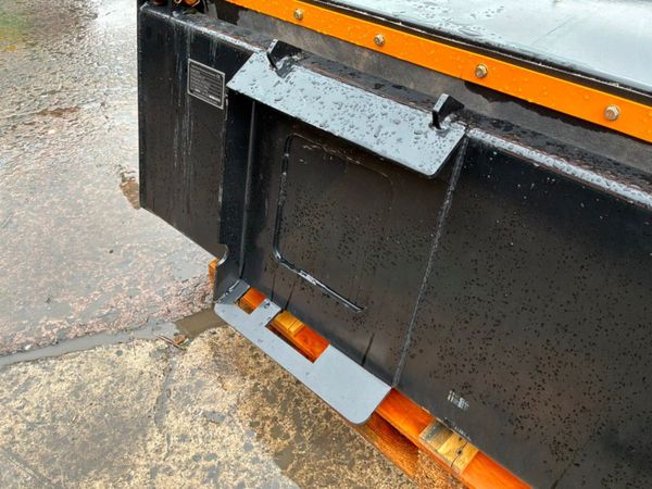 Unused 72" Skid steer road sweeper / collector box 389870901