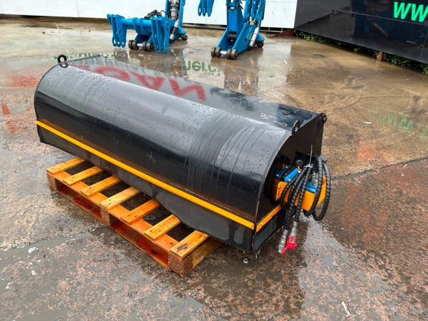 Unused 72" Skid steer road sweeper / collector box 389870909