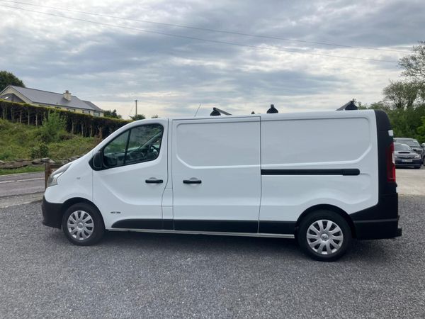 Renault Trafic 2016 LWB 389885999
