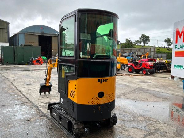 DIESEL  2026 JPC  Mini micro Digger.......Full cab 389892191
