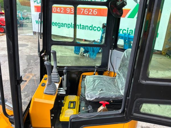 DIESEL  2026 JPC  Mini micro Digger.......Full cab 389892194