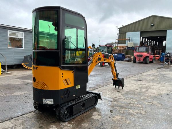 DIESEL  2026 JPC  Mini micro Digger.......Full cab 389892198